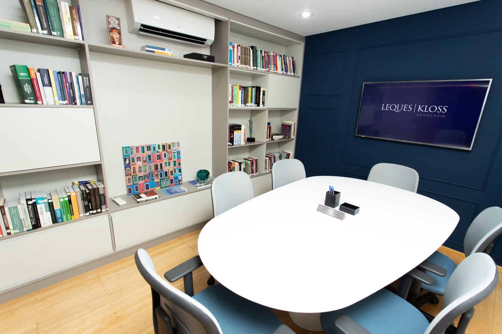 Sala de reunião Leques Kloss Advocacia